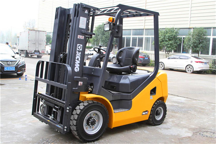 XCMG new 8 ton diesel forklifts FD80T China diesel forklift truck machine with spare parts for sale